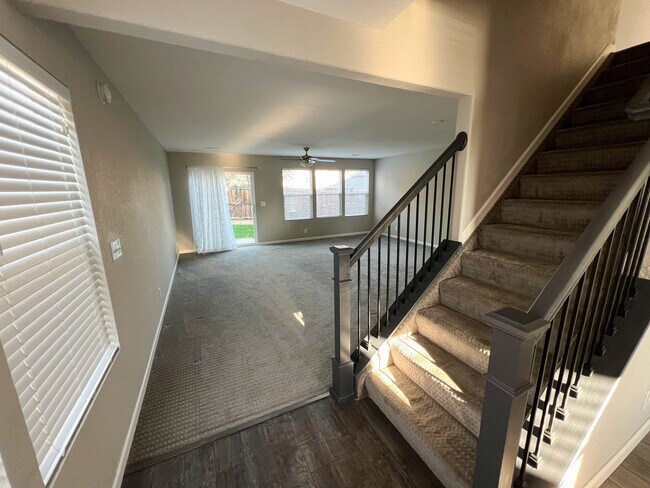 Building Photo - 9217 Welby Rd Terrace