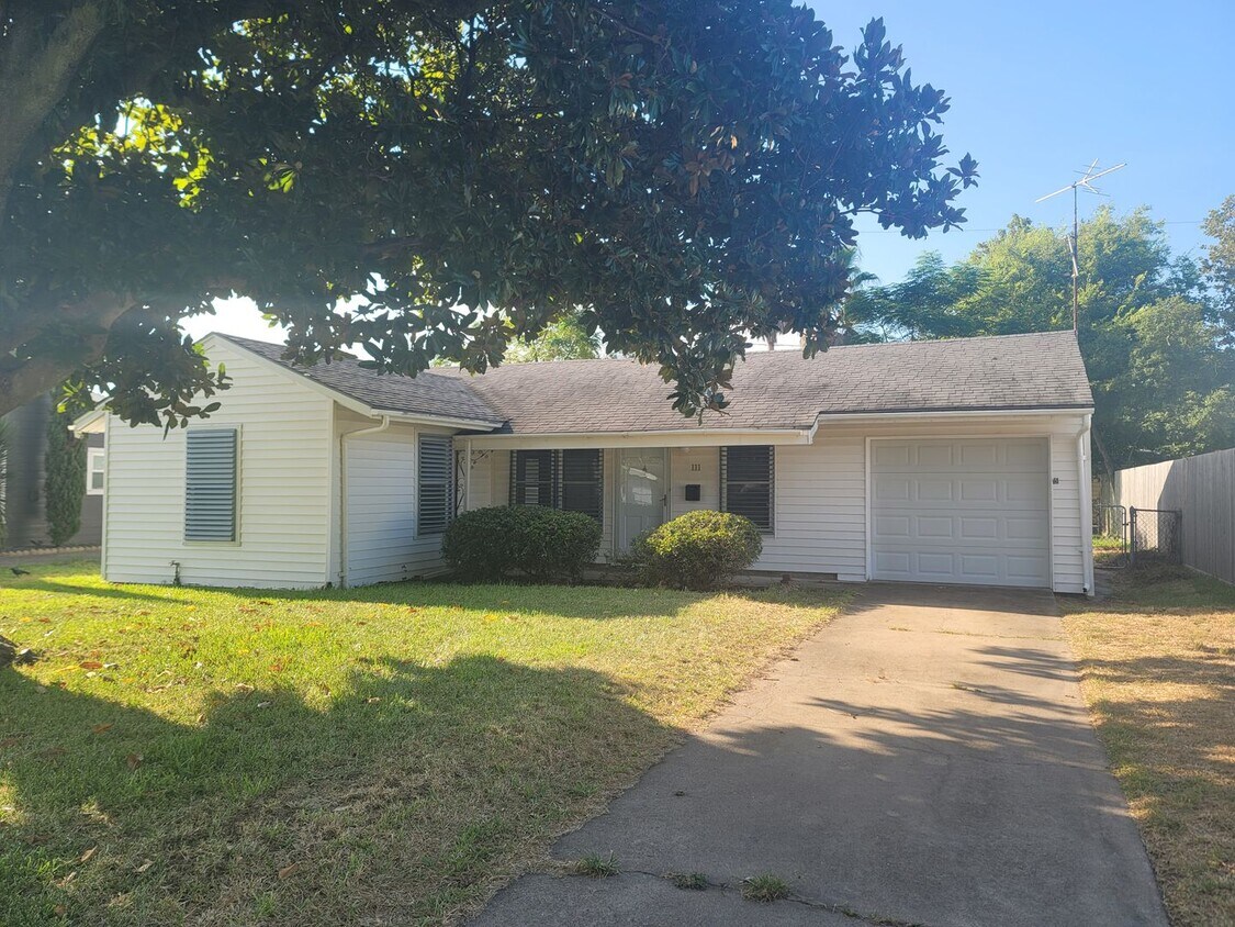 111 Tarpon Ave, Galveston, TX 77550 House Rental in Galveston, TX