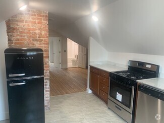Building Photo - 129 3rd St