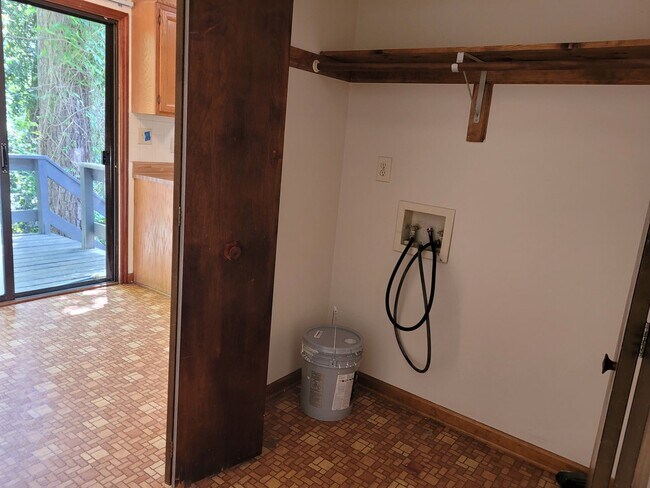 Building Photo - 1405 Briarcliff Dr