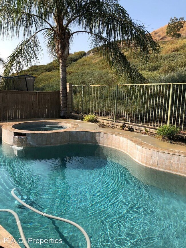 Foto del edificio - 4 br, 3 bath House - 17771 Maplehurst Place