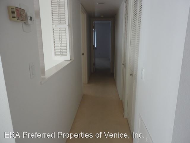 Building Photo - 812 Capri Isles Blvd