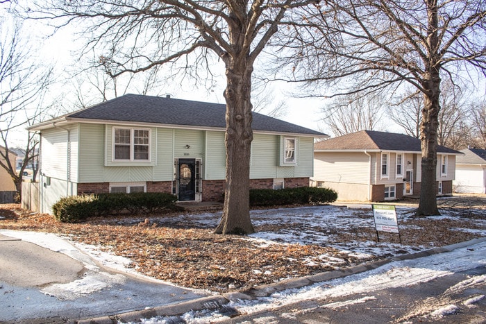 Primary Photo - 3 Bedroom South KC Split-Level Rental Home