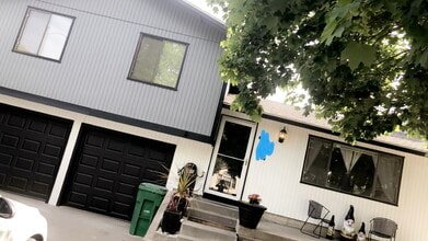 Building Photo - 313 N Oklahoma St