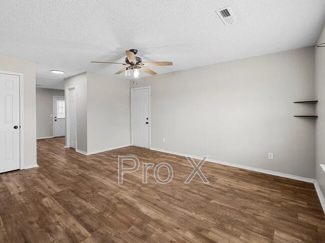 Foto del edificio - 3301 SW Victoria Pl