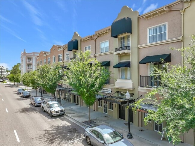 Foto del edificio - 3716 Avalon Park E Blvd
