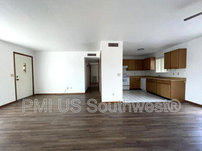 Building Photo - 2387 Alpine Dr