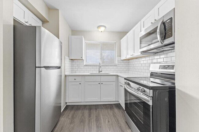 Foto del edificio - 4064 Columbus St