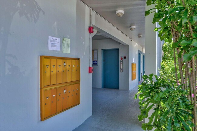 Foto del edificio - 1535 SE 15th St
