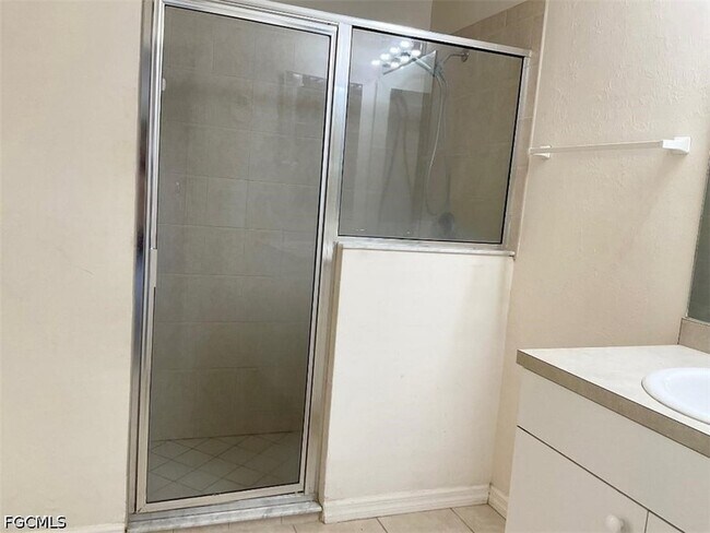 Foto del edificio - 2323 NE 26th St