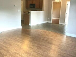 Building Photo - 900 Dean Lee Dr