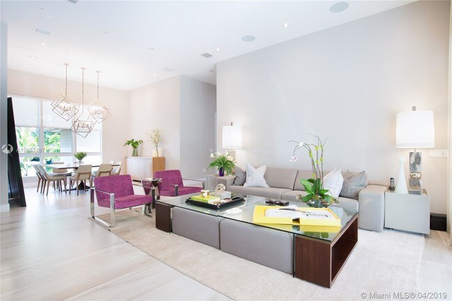 Foto del edificio - 445 Glenridge Rd