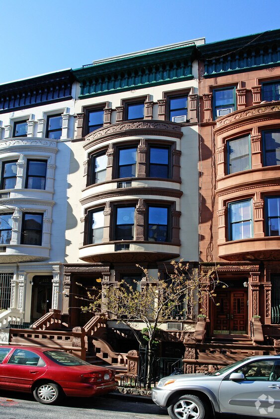Building Photo - 124 W 80th St