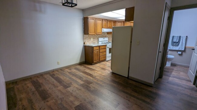Building Photo - 80 Ln 265 Lake James