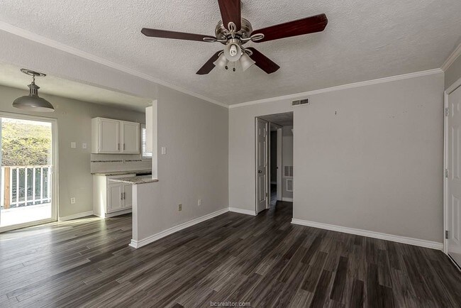 Building Photo - 804 Oran Cir