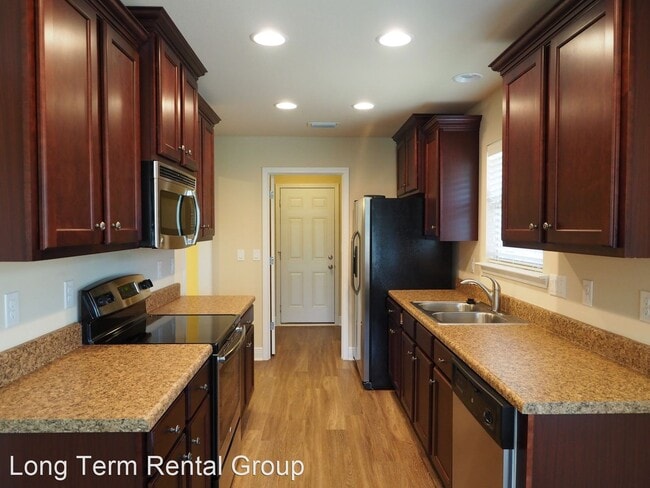 Building Photo - 3 br, 2 bath House - 312 Wyatt Court