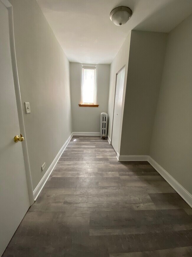 Foto del edificio - 3524 N Marshfield Ave