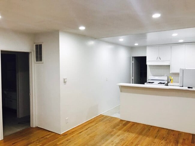 Foto del edificio - 2300 Oak St