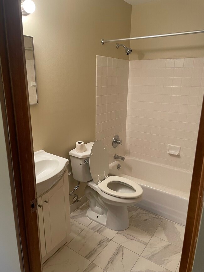Bathroom - 5745 Glenwood Ave
