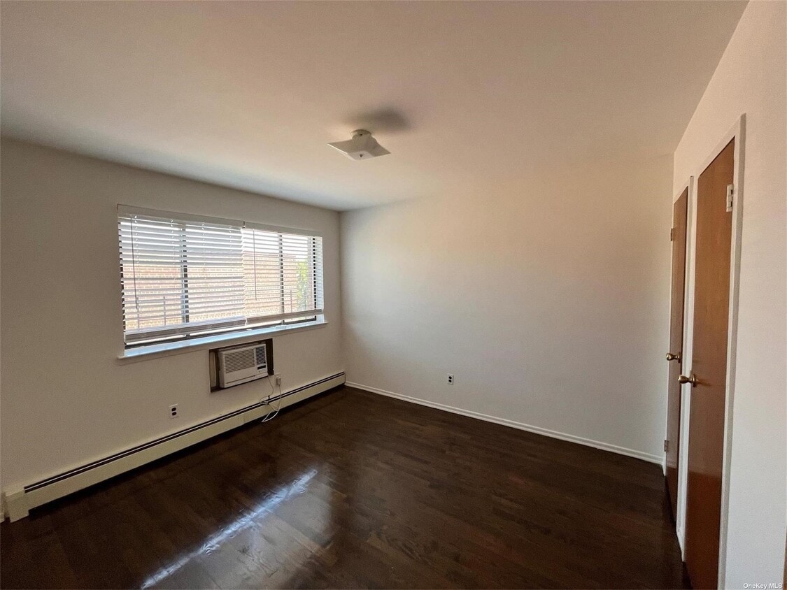566464 136th St Unit 3, Queens, NY 11355 Room for Rent in Queens