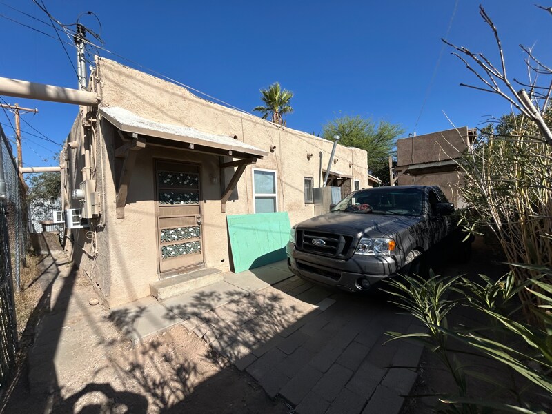 Foto principal - 433 E 23rd St