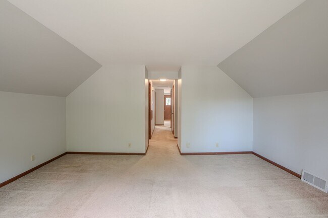 Building Photo - 1619 N 72nd St