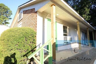 Building Photo - 2110 Cedar Heights Dr