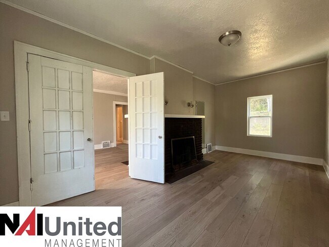 Foto del edificio - C Properties-2008 McDonald