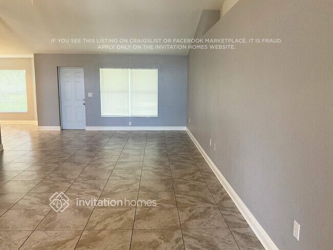 Building Photo - 25940 Aysen Dr