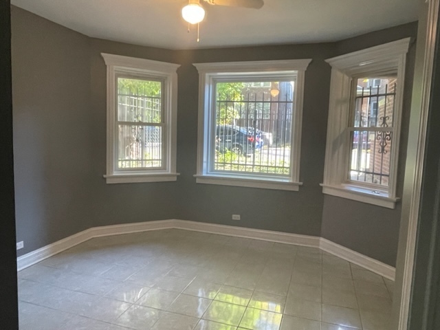 Foto del edificio - 1040 N Springfield Ave