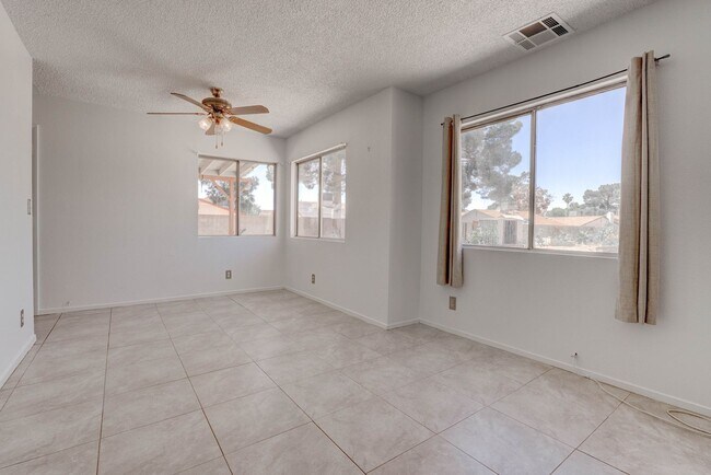 Foto del edificio - 5519 Myron Cir