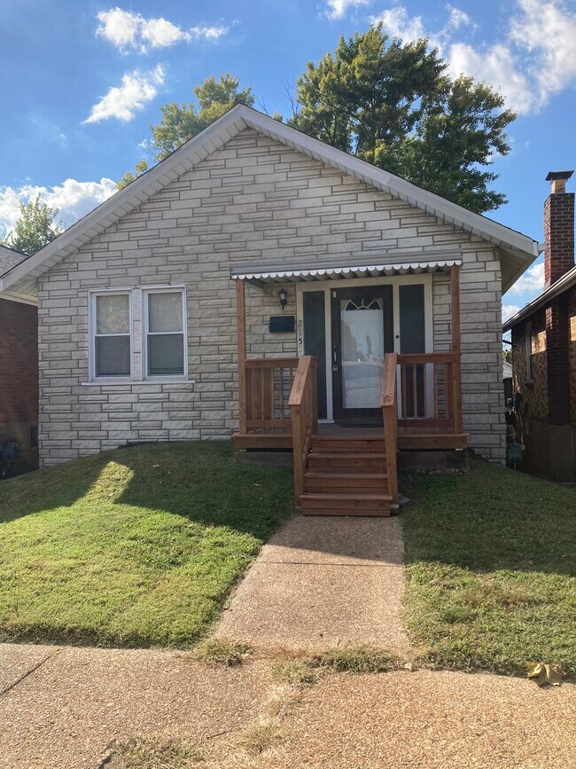 Building Photo - 2153 Sulphur Ave