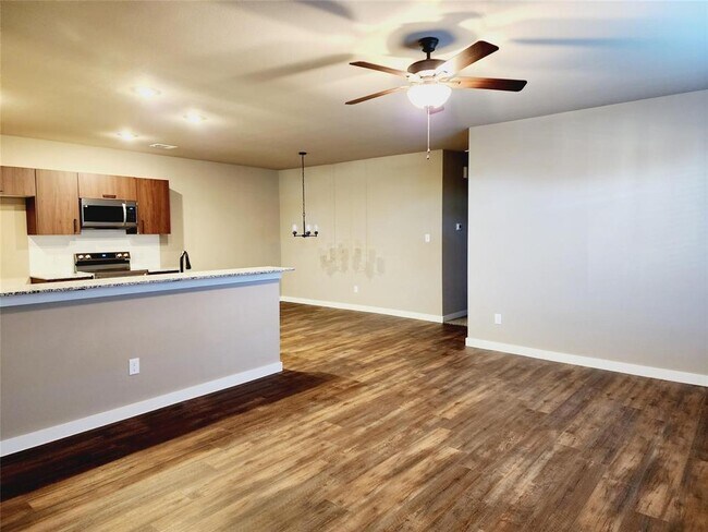 Building Photo - 9736 Grosbeak Ln