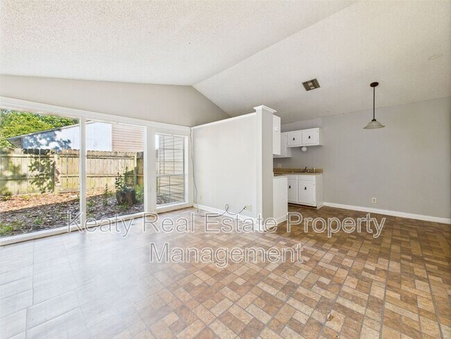 Foto del edificio - 513 Fox Run Ave