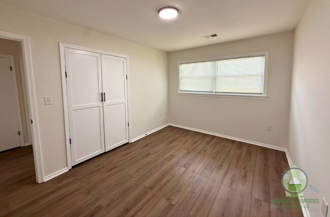 Foto del edificio - 2612 State Park Rd