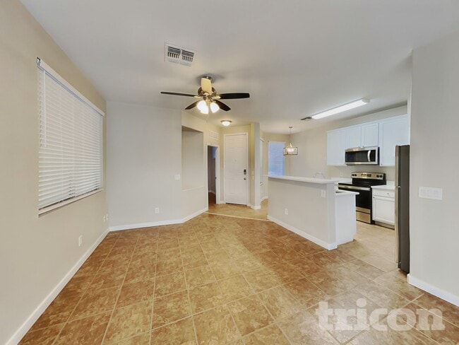 Building Photo - 1607 W Lydia Ln