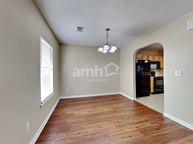 Foto del edificio - 228 Eagle Ridge Rd