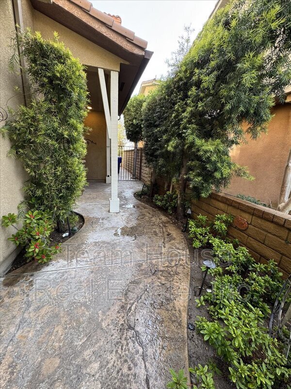 Building Photo - 26734 Via Bellazza