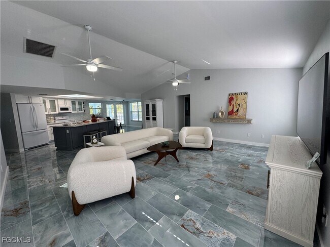 Foto del edificio - 3707 SE 8th Pl