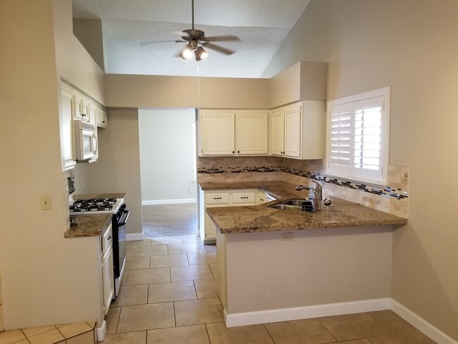 Building Photo - 2829 Gentilly Ln