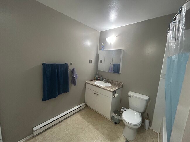 Photo du bâtiment - 5 Lake Crest Rd