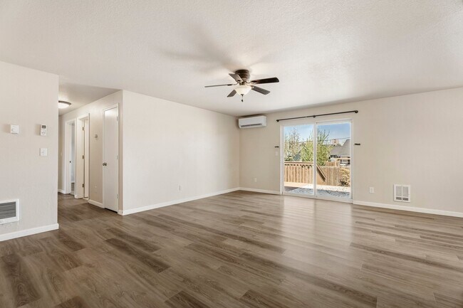 Foto del edificio - 2827 SW Pumice Ave