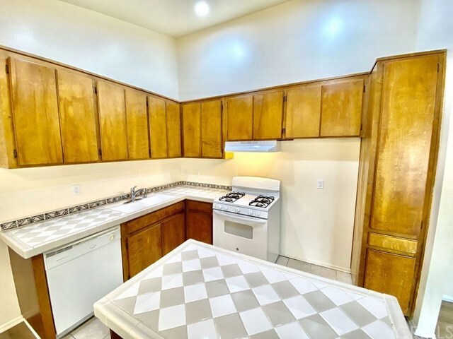 Foto del edificio - 2211 Cedar Ave