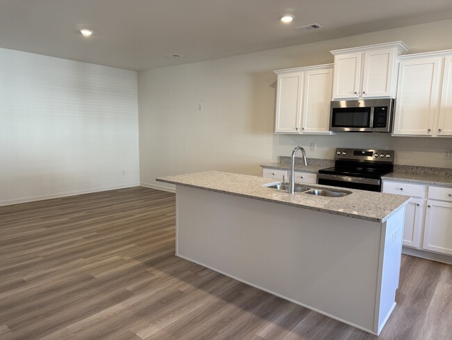 Building Photo - 1583 Salem Dr