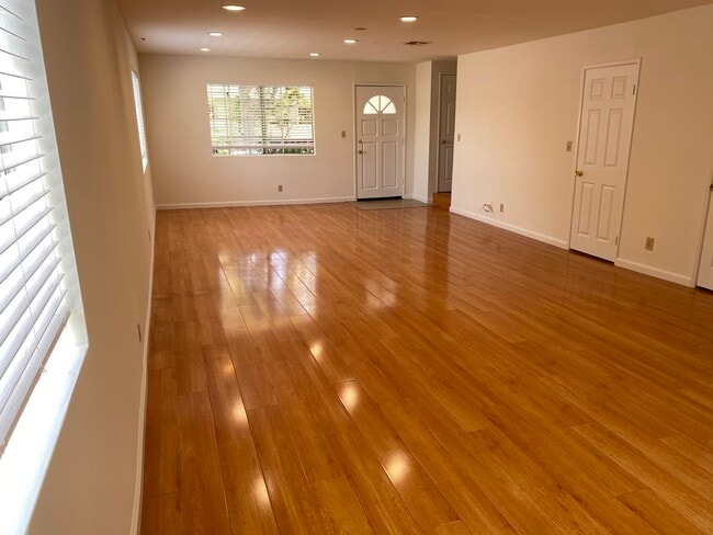 Living Room/Grand Room - 308 E Valencia Ave