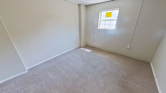 Foto del edificio - 1st Floor Apartment