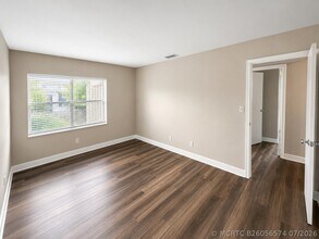 Building Photo - 4125 Woodside Dr