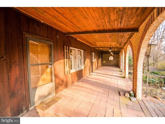 Building Photo - 103 Hill Rd