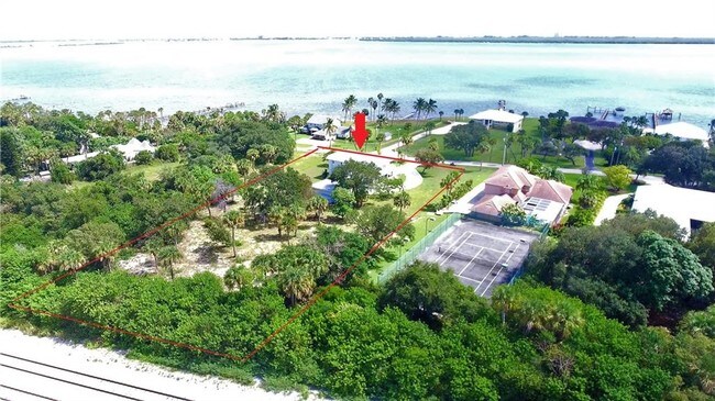 Building Photo - 1335 S Indian River Dr