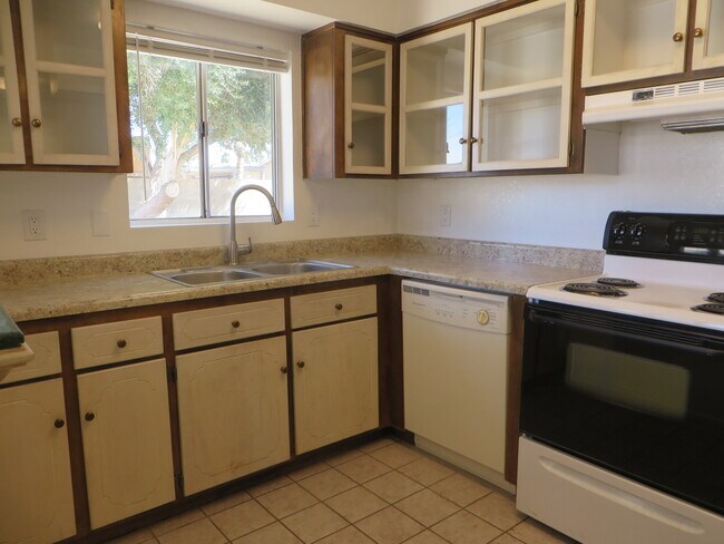 Foto del edificio - 2415 S Greenwood Ave